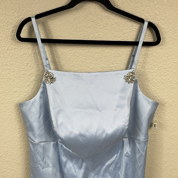 New Sachin & Babi Pryce Crystal Strap Detail Vertical Stretch Mikado Column Gown - Picture 5 of 16